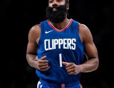 28圈体育-哈登在曼联比赛中战术调整，高光表现引发热议！的简单介绍