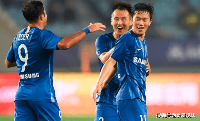 28圈-亚特兰大训练开放日，赛后止住颓势引欢呼，中超在即，资深球员宣示担当的简单介绍