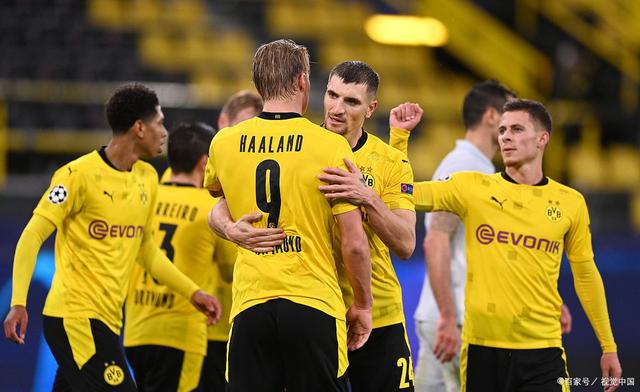 - 荷甲今夜走向成谜，多特蒙德防线松动，震撼外界，年轻球员得到机会