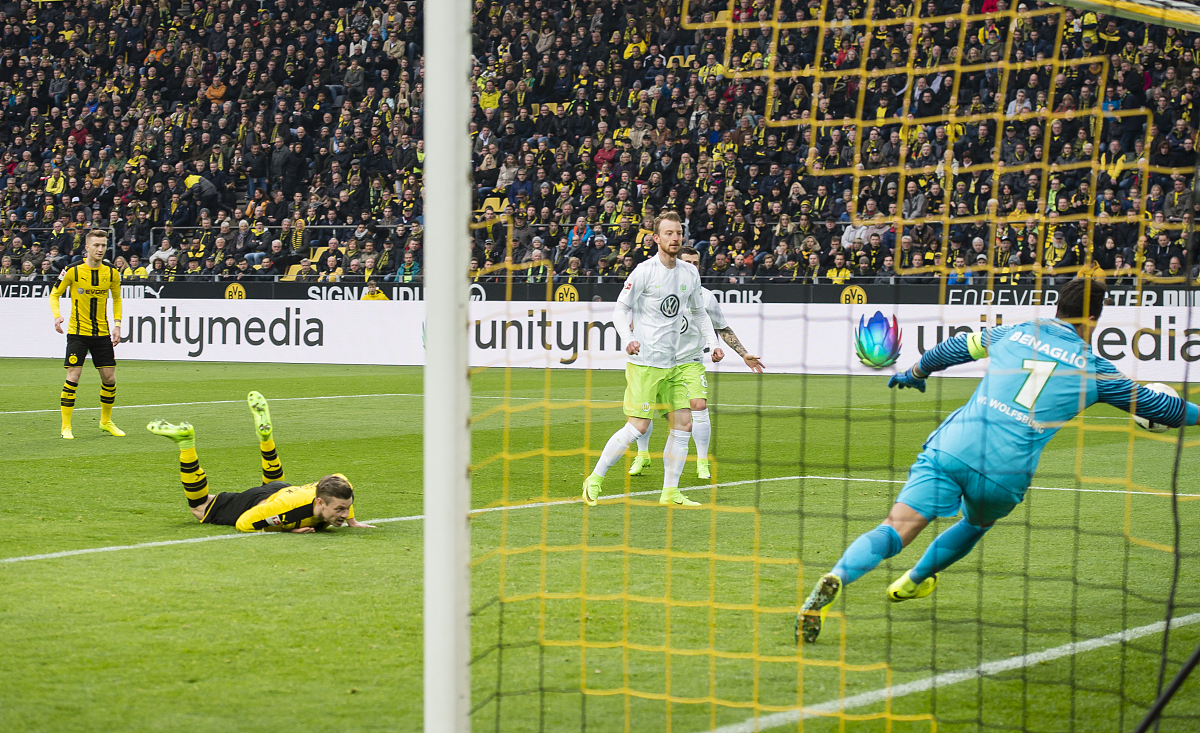 28圈-关于德布劳内新星突破纪录表现惊艳，巴塞罗那未来可期！的信息