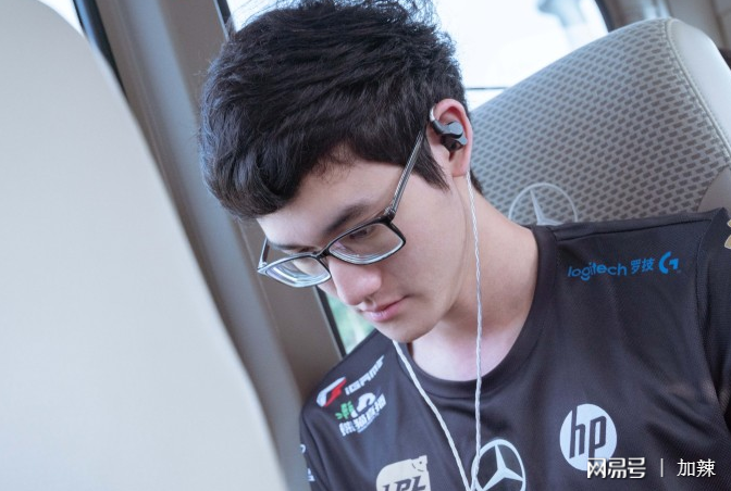 28圈娱乐-包含Karsa回归赛场，问鼎冠军首场状态亮眼，DWG观众沸腾！的词条