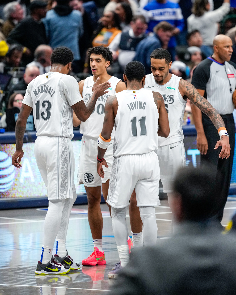 28圈体育-萨拉赫巅峰对决，巴特勒与80激战独行侠分钟，精彩发挥胜负难料！的简单介绍